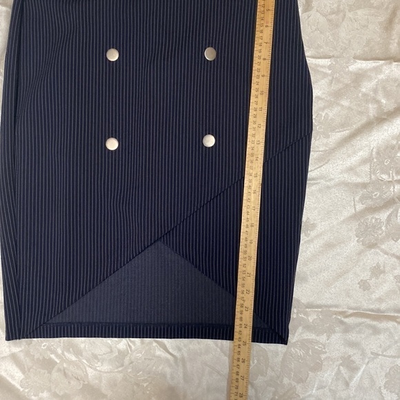 Womens Comfy Navy Blue Striped
Cato Flat Front Skirt Size 10 Very cute 
Mini - Picture 3 of 6